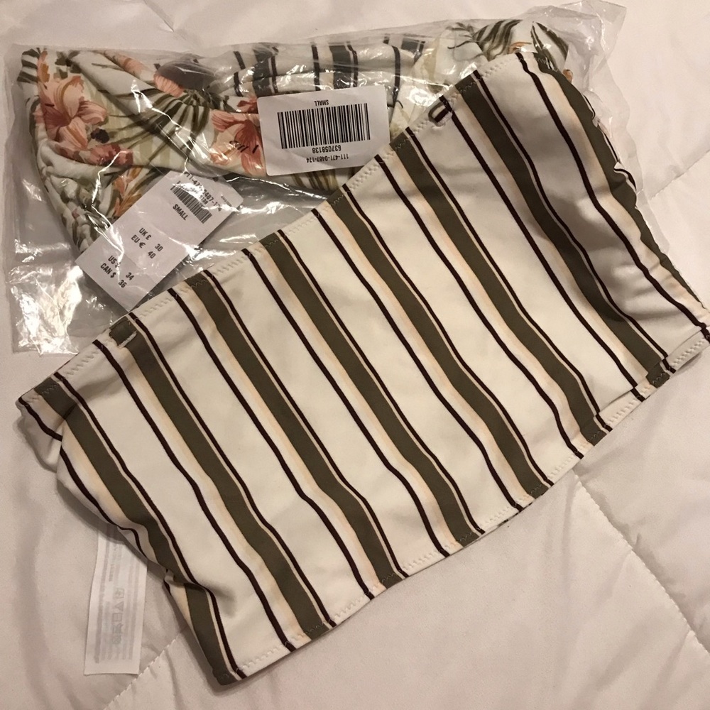 Abercrombie&Fitch small reversible bikini top